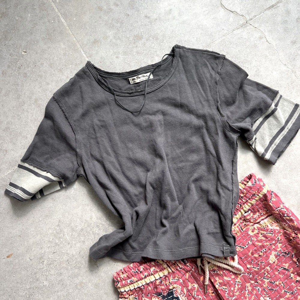 We The Free People Cropped Distressed Thick Jersey Top T Shirt Sz Small